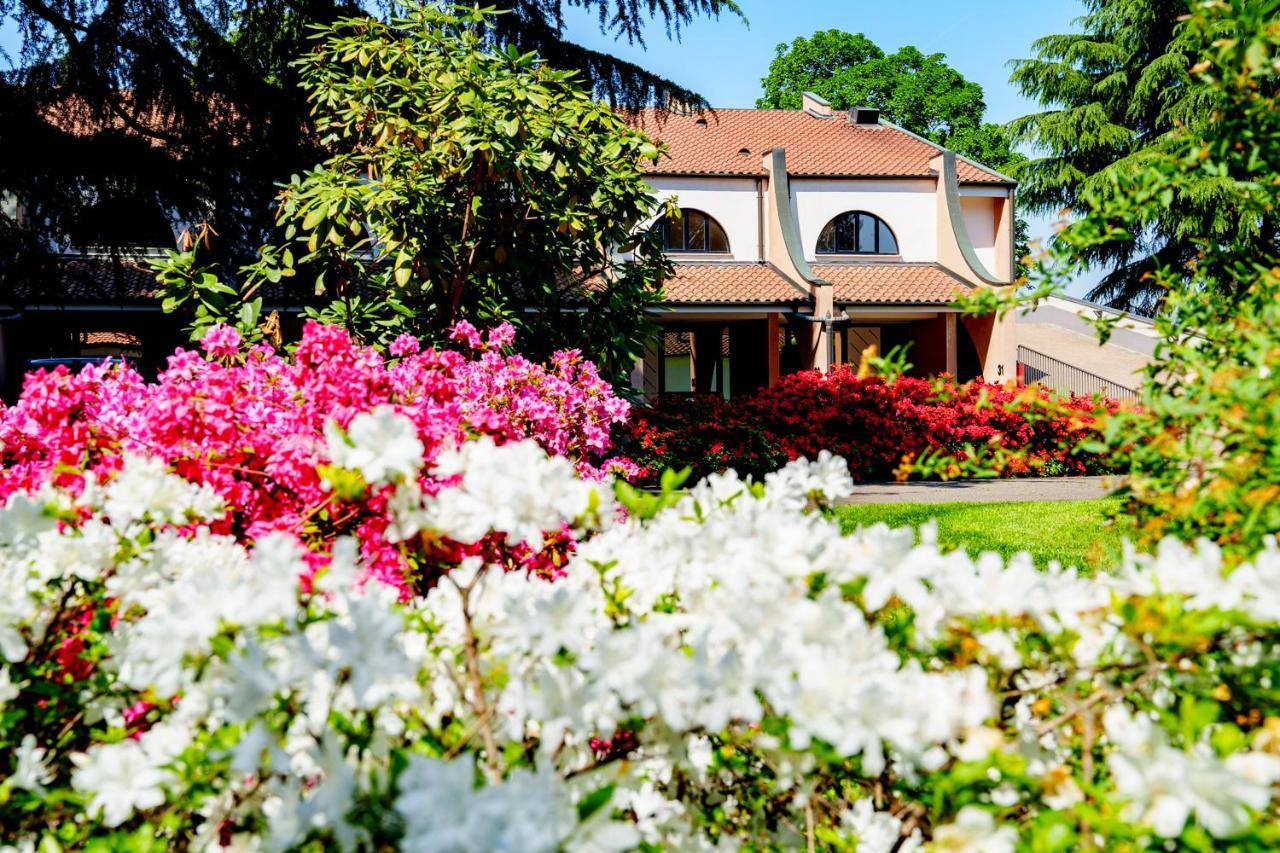 Hotel Pineta Busto Arsizio Exterior foto