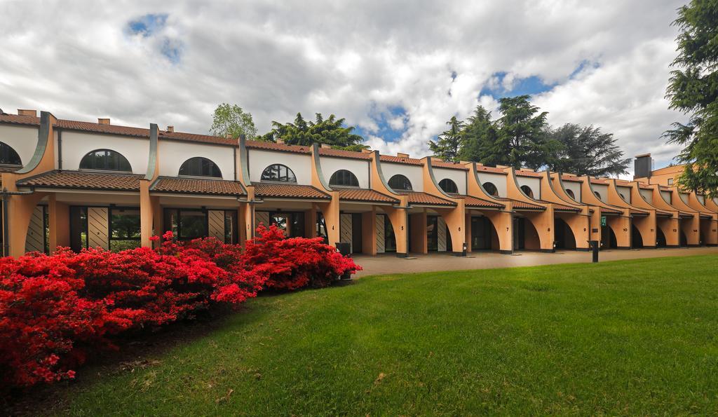 Hotel Pineta Busto Arsizio Exterior foto